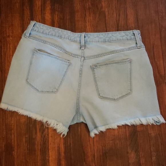 Size 12 Universal Thread shorts - Picture 6 of 6